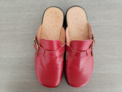 Zueco de Cuero Rojo