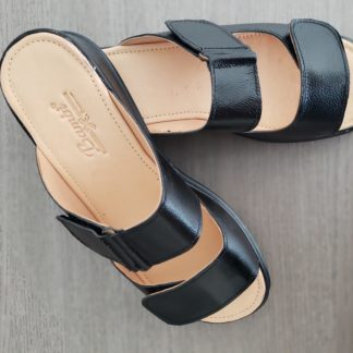 Chala de Cuero Negra